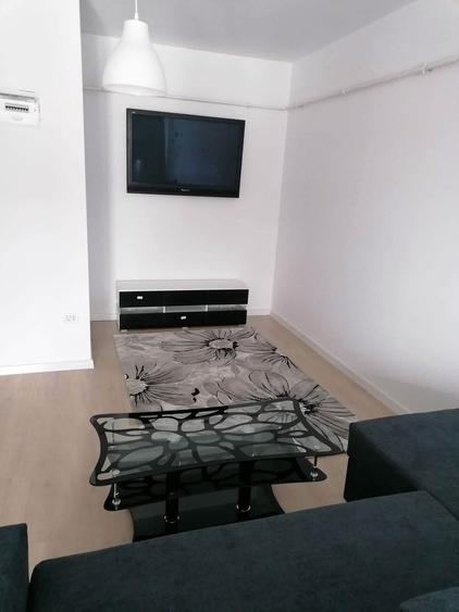 Apartament cu 2 camere semidecomandat, mobilat în Central