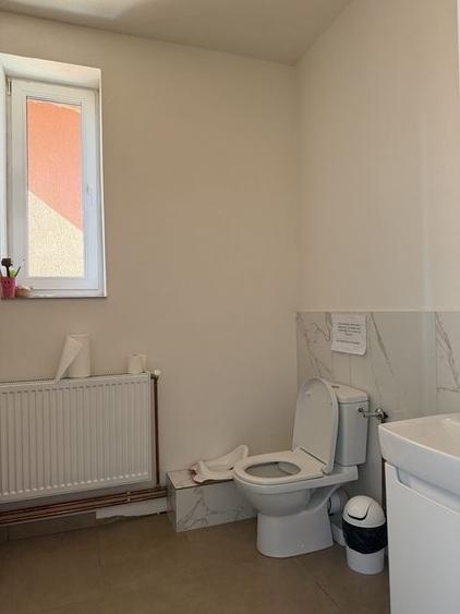 Casă individuală cu 5 camere cu Canalizare în Cetate