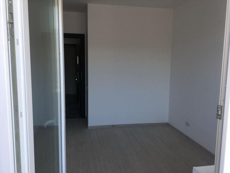 Apartament cu 2 camere semidecomandat în Berceni