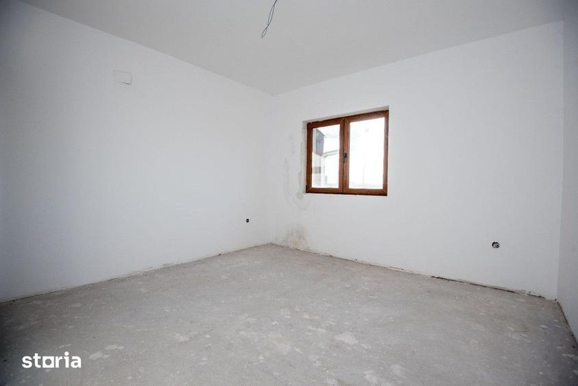 Casă cu 4 camere cu Teren 450 Mp în Pecica
