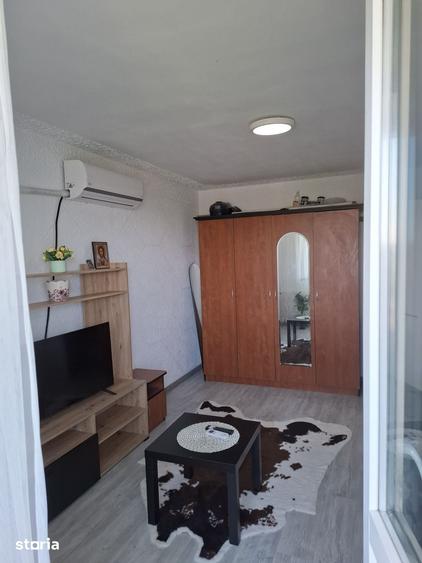 Apartament cu 2 camere decomandat în Berceni