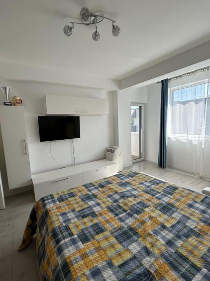 Apartament cu 3 camere decomandat în Vișan