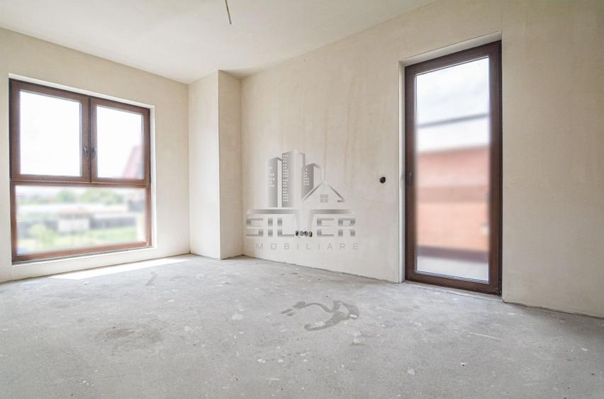 Duplex cu 4 camere cu Canalizare în Florești