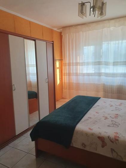 Garsonieră decomandată în Gorjului