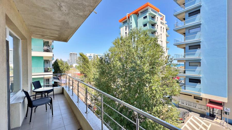 Apartament cu 2 camere semidecomandat, mobilat în Mamaia