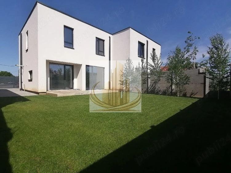 Duplex cu 4 camere cu Canalizare în Moșnița Nouă