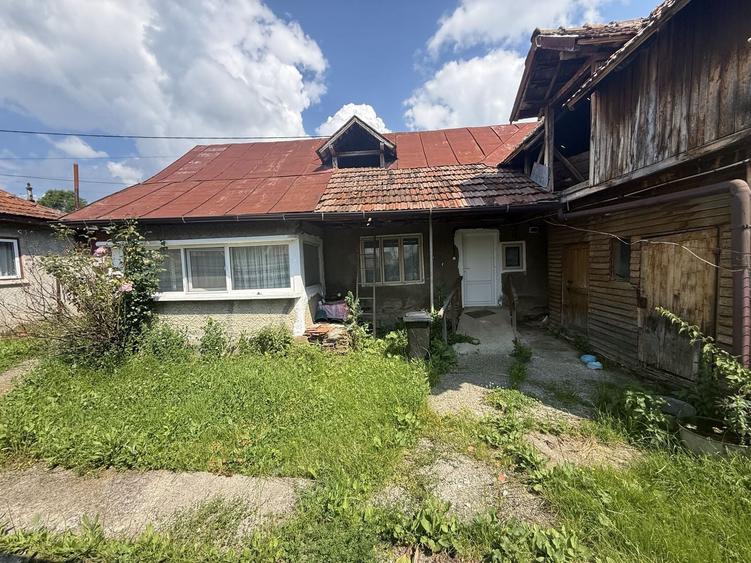 Casă individuală cu 3 camere cu Canalizare în Ocina de Jos