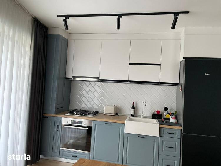 Apartament cu 3 camere în Tei