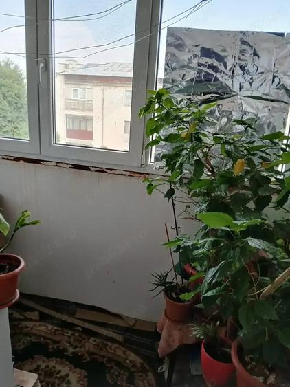 Apartament cu 2 camere semidecomandat în 1 Mai