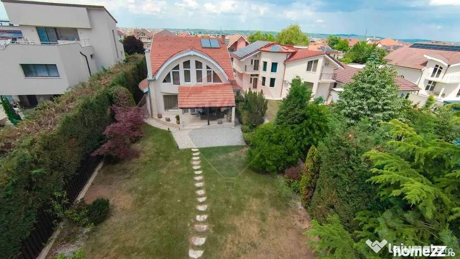Casă cu 5 camere cu Teren 1000 Mp în Sânmartin
