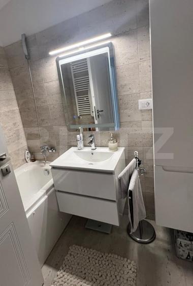 Apartament cu 2 camere semidecomandat, mobilat în Fălticeni