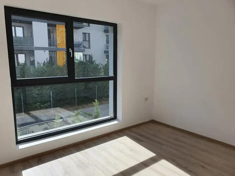 Apartament cu 2 camere decomandat în Titan