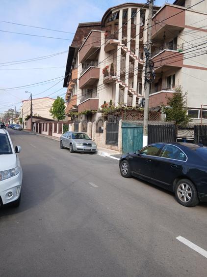 Casă cu 6 camere cu Teren 480 Mp în Dacia