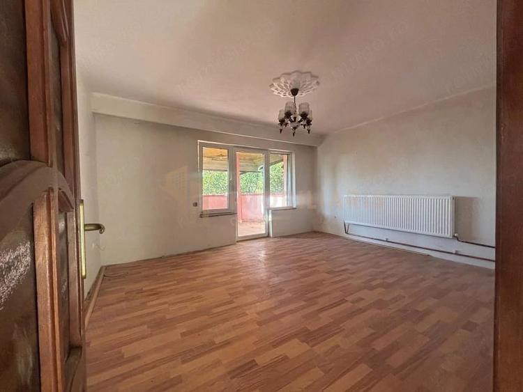 Casă cu 2 camere cu Teren 700 Mp în Groși
