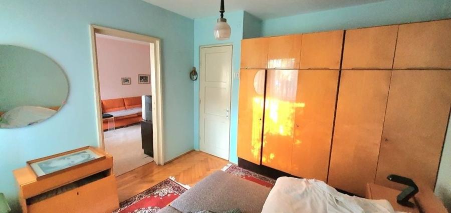 Apartament cu 3 camere decomandat în Vest