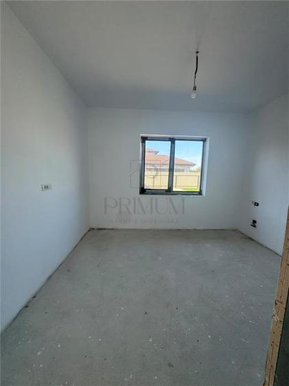 Casă individuală cu 4 camere cu Teren 320 Mp în Moșnița Nouă