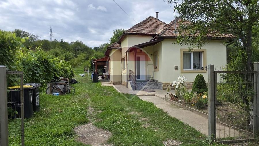 Casă individuală cu 2 camere cu Teren 2800 Mp în Elciu