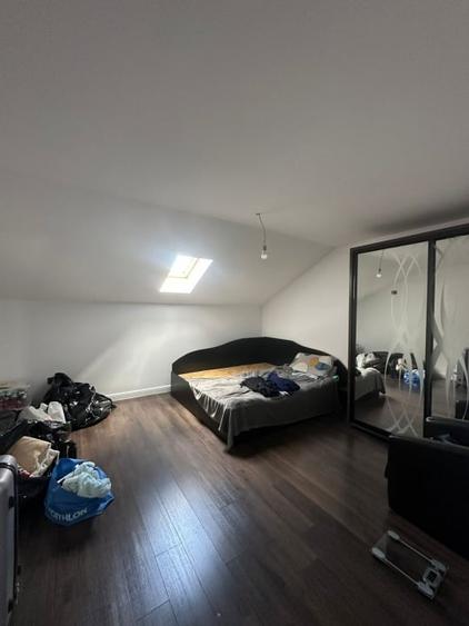 Casă individuală cu 9 camere cu Canalizare în Bragadiru