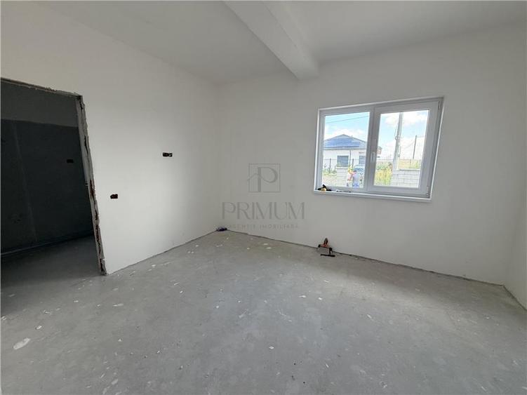 Duplex cu 4 camere cu Canalizare în Moșnița Nouă