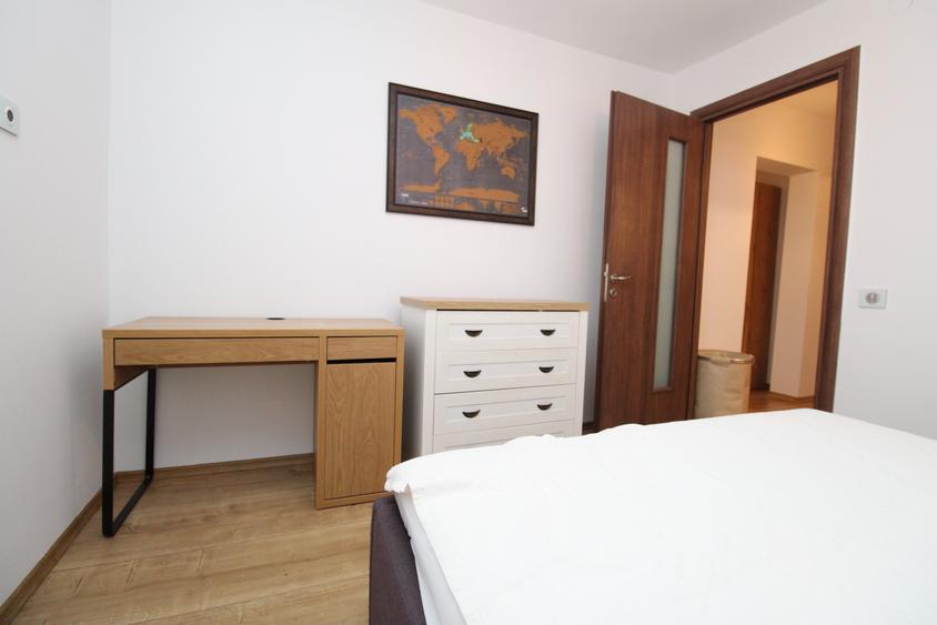 Apartament cu 3 camere decomandat în Drumul Taberei