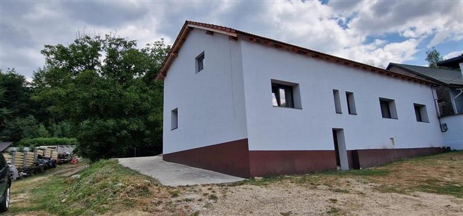 Casă cu 4 camere cu Canalizare în Văliug
