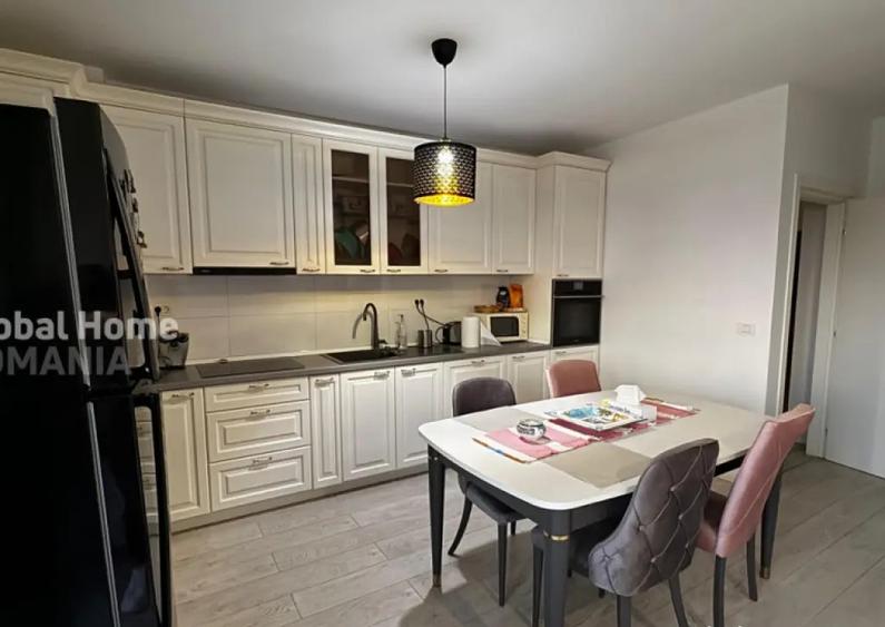 Apartament cu 4 camere decomandat, mobilat în Central