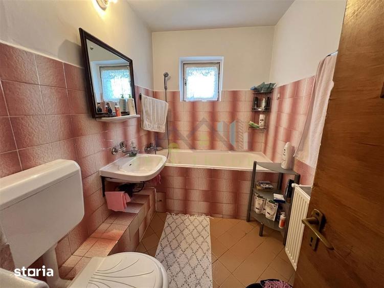 Apartament cu 3 camere decomandat, mobilat în Dârste