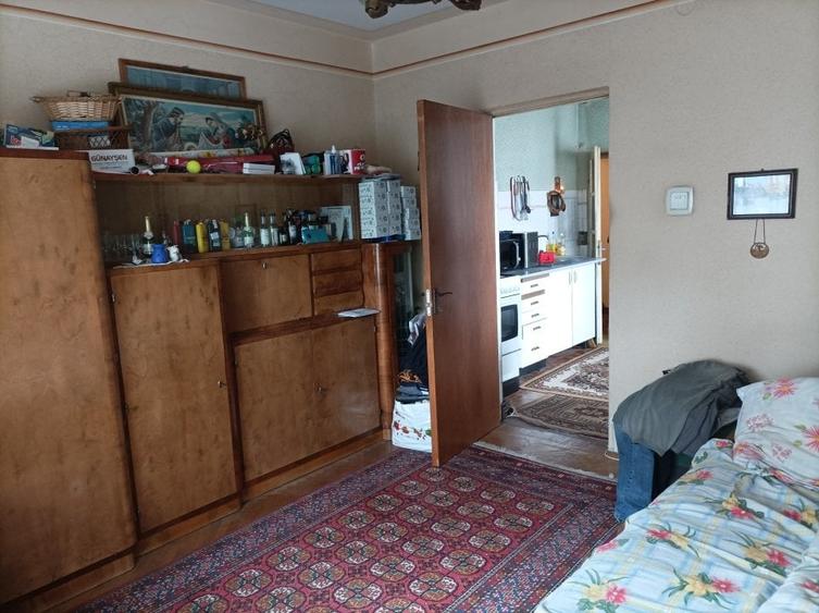 Apartament cu 4 camere semidecomandat în Griviței