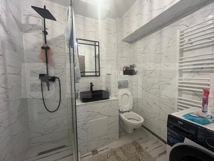 Apartament cu 3 camere decomandat, mobilat în Craiovița Nouă