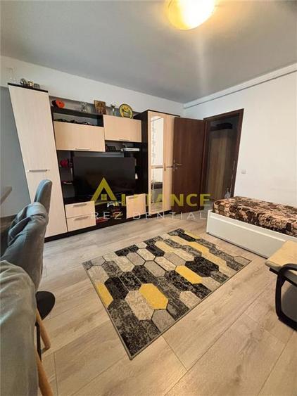 Apartament cu 2 camere decomandat, mobilat în Central