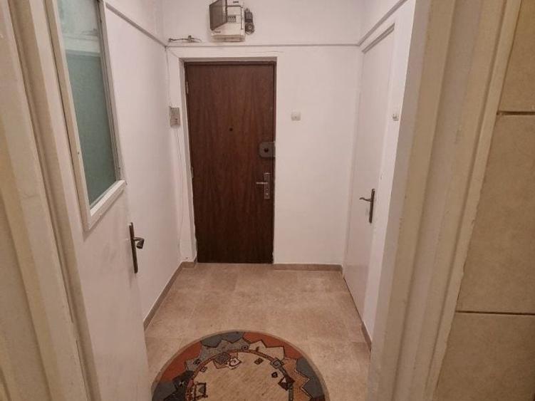Apartament cu 2 camere semidecomandat în Domenii