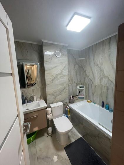 Apartament cu 2 camere semidecomandat, mobilat în Dâmbul Rotund