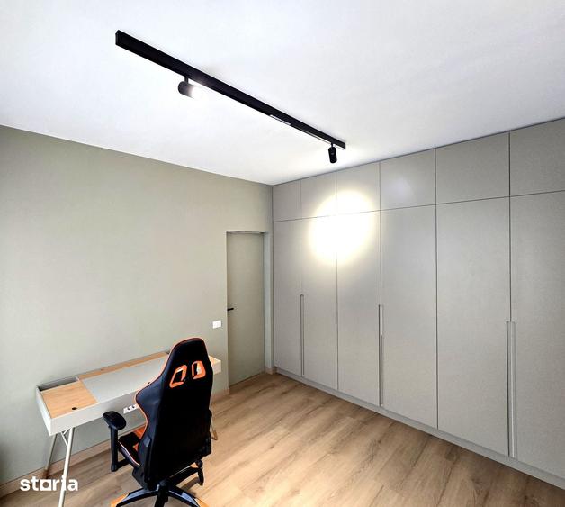 Apartament cu 3 camere semidecomandat în Grivița