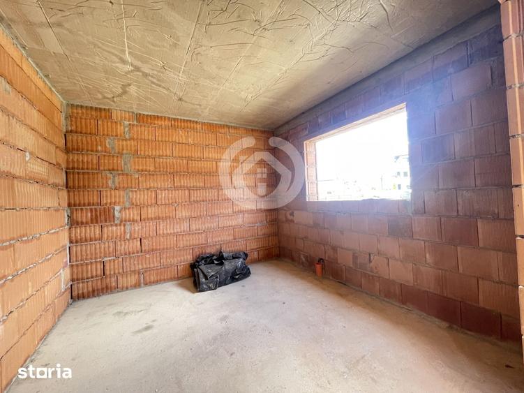 Casă cu 4 camere cu Teren 216 Mp în Șelimbăr