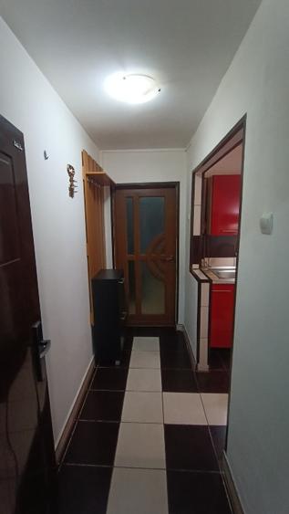Apartament cu 2 camere semidecomandat în Km 4-5