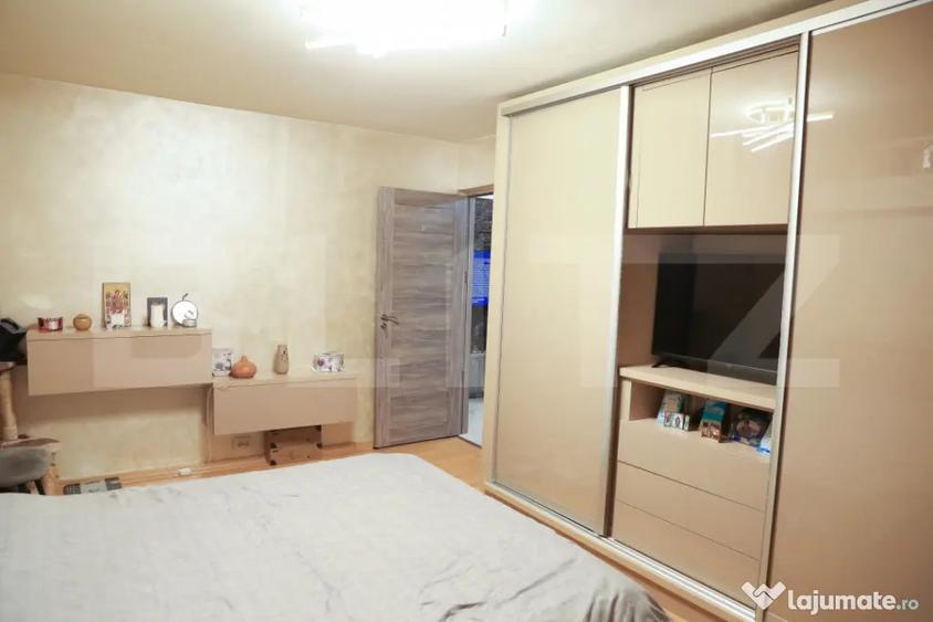Apartament cu 3 camere semidecomandat, mobilat în Cornitoiu