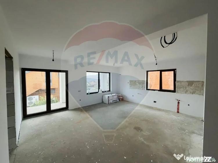 Casă cu 4 camere cu Teren 300 Mp în Betfia