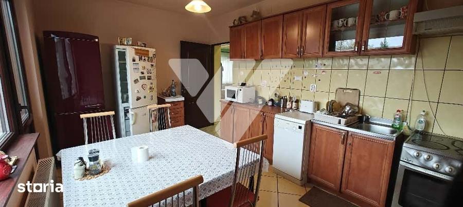 Casă cu 6 camere cu Teren 500 Mp în Central