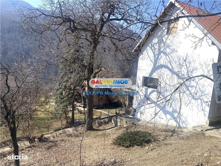Casă cu 4 camere cu Teren 725 Mp în Posada