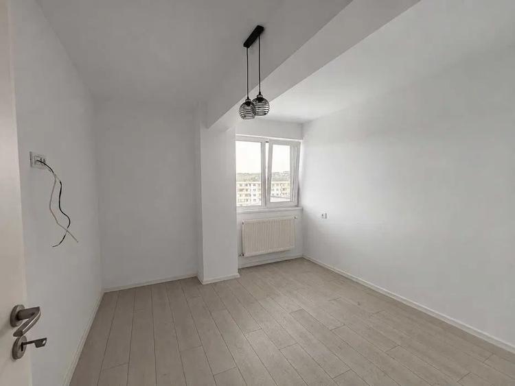 Apartament cu 2 camere decomandat în Vișani