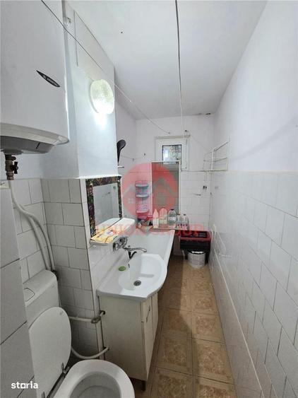 Apartament 3 Camere, Semidecomandat, Zona Piata Amzacea, Etaj 1 - 5