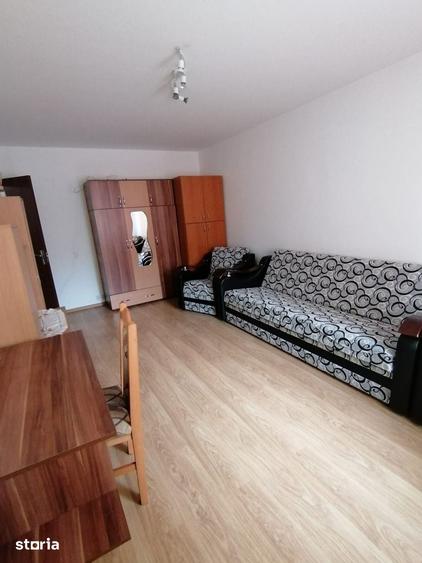 450euro/luna, Podul de Fier intersectie, apartament 2 camere, etaj 2 - 1