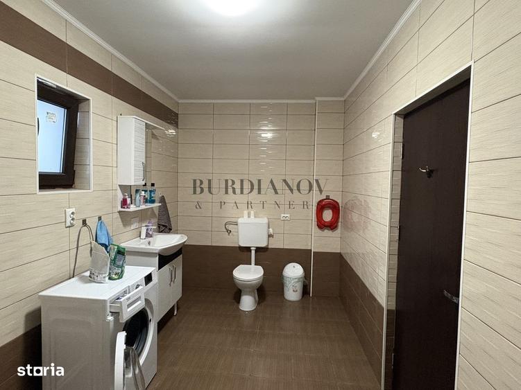 Casă cu 4 camere cu Canalizare în Islaz