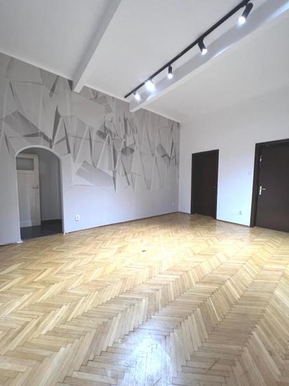 Apartament cu 4 camere în Primăverii