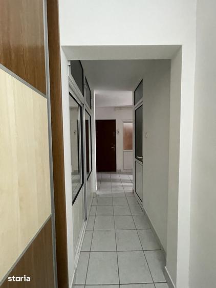 Apartament cu 3 camere decomandat în Vest