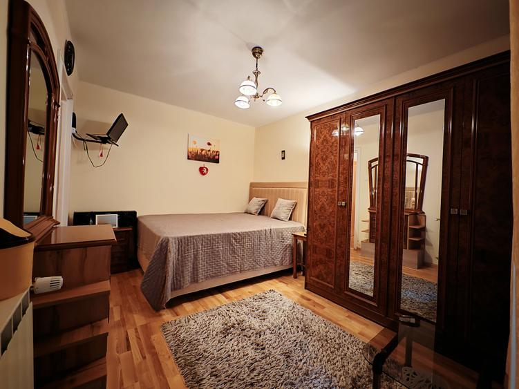 Apartament cu 3 camere semidecomandat în Titan