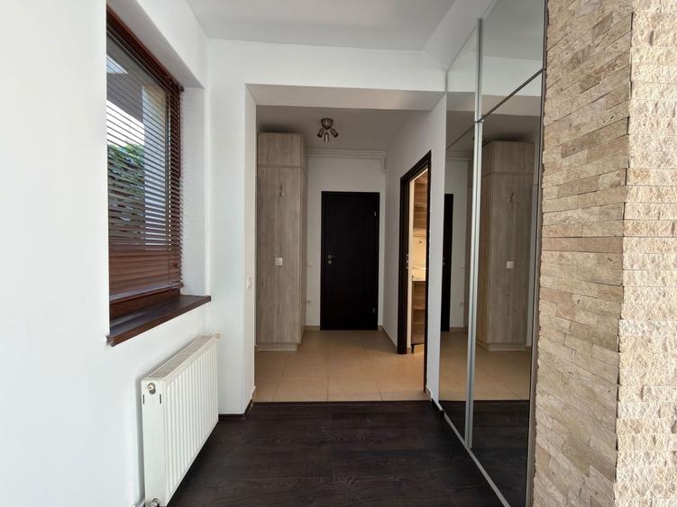 Duplex cu 3 camere cu Canalizare în Central