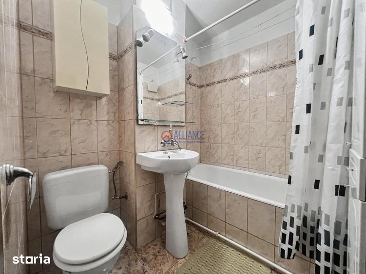 Apartament cu 3 camere decomandat în Delfinariu