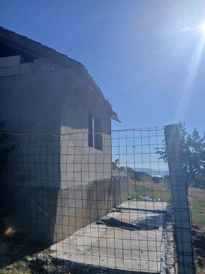 Casă cu 4 camere cu Teren 500 Mp în Exterior Vest