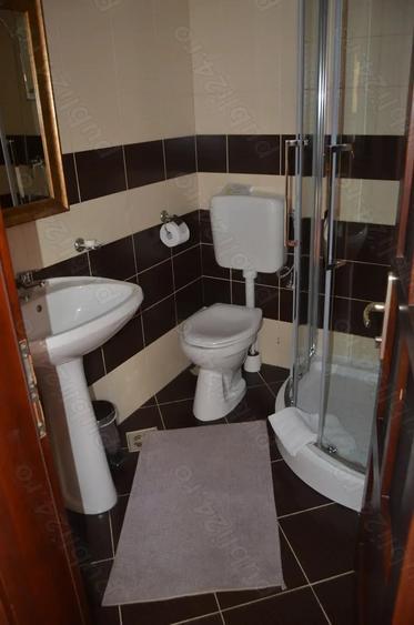 Casă cu 6 camere cu Teren 580 Mp în Valea Alba